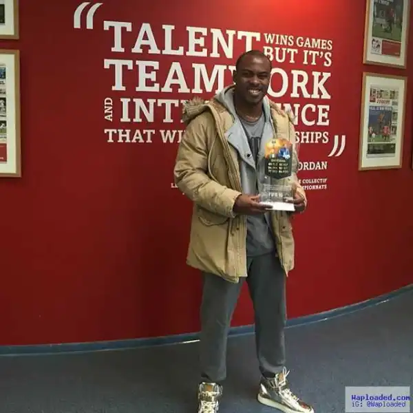 Photo: Vincent Enyeama Receives Honorary Award From FIFA